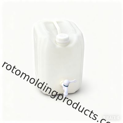 Пластиковая канистра на 15 литров с литой ручкой для удобства переноски и долговечного хранения воды